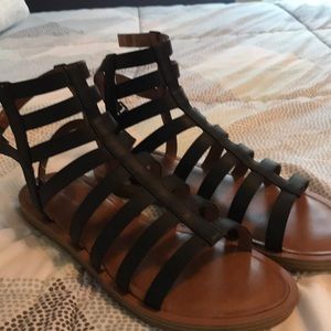 Perfect black American Eagle sandals
